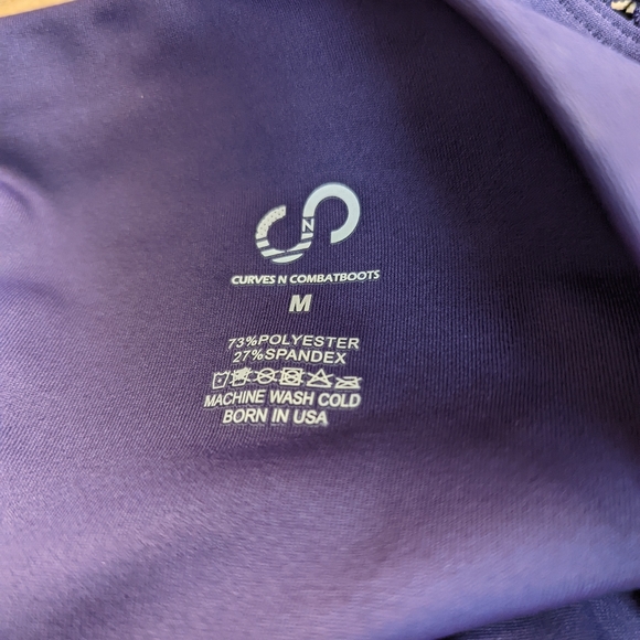 Curves n combat boots empowered leggings size medium - Picture 5 of 5